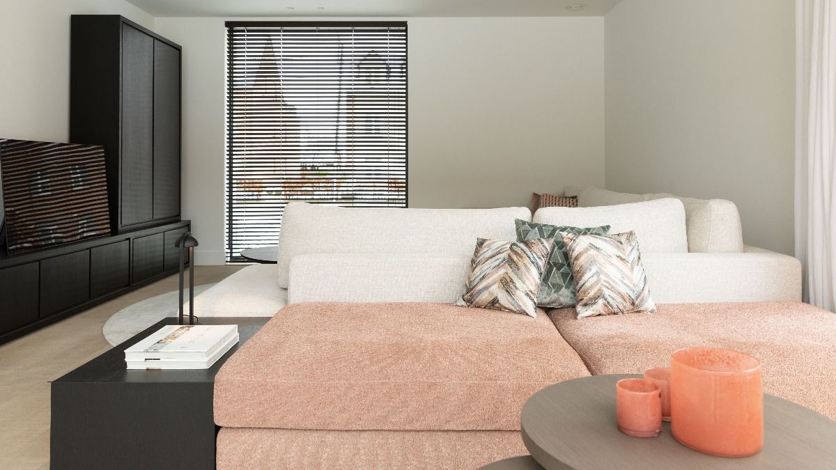 Charrell_home's tweet image. Niet twijfelen: durf gerust kleur te gebruiken in je interieur. Onze Angels vinden het alvast een super idee! Contacteer hen voor een gratis afspraak, en ontdek samen welke kleuren jouw interieur dat tikkeltje meer pit geven: tinyurl.com/nvedgk9r.