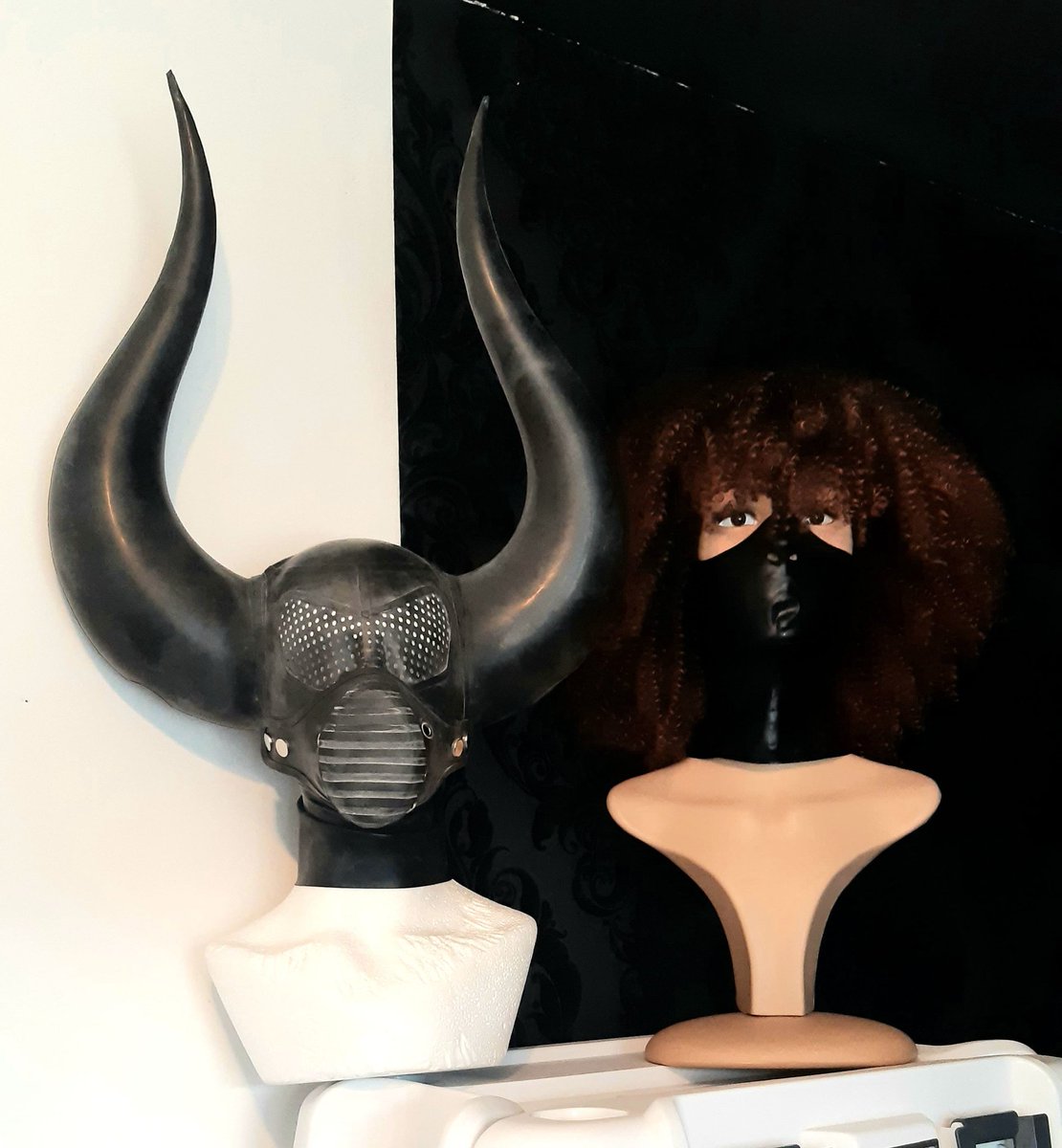 KillerHeelsPho2's tweet photo. Being supervised in the home office today.
#WorkFromHome #latexhoods #latexmasks #cldesign #daynehendersondesign https://t.co/PyYTPXRRuj