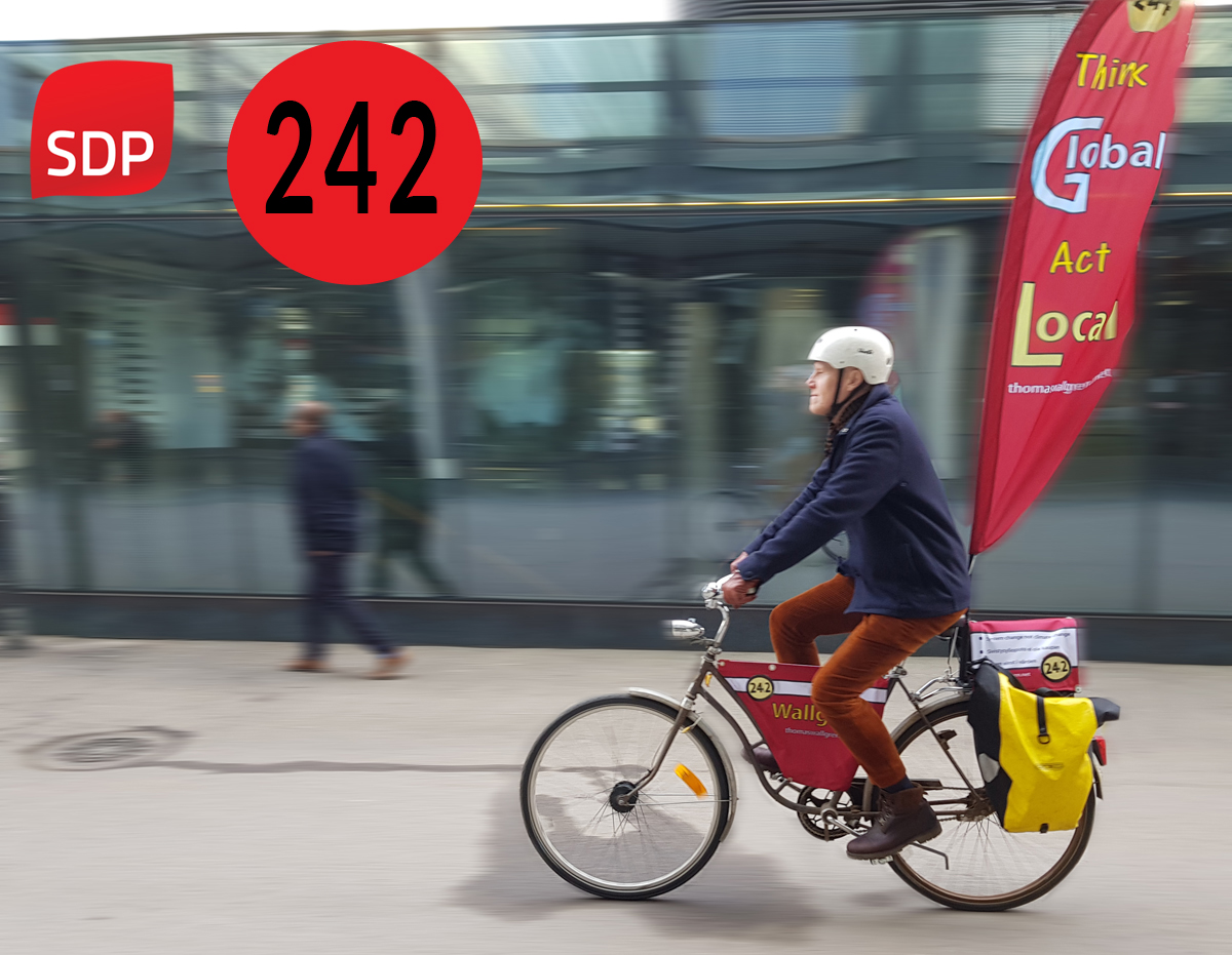 Ihmisten kohtaaminen ja heidän kanssaan keskusteleminen on olennainen osa demokratiaa. 

Lauantaina 29.5. olen tavattavissa:

Kolmen sepän patsaalla klo 12-13
Narinkkatorilla SDP:n vaalikontilla klo 13-14
Kaivopuistossa Cafe Ursulan parkkipaikalla klo 14-15

Tapaamisiin!