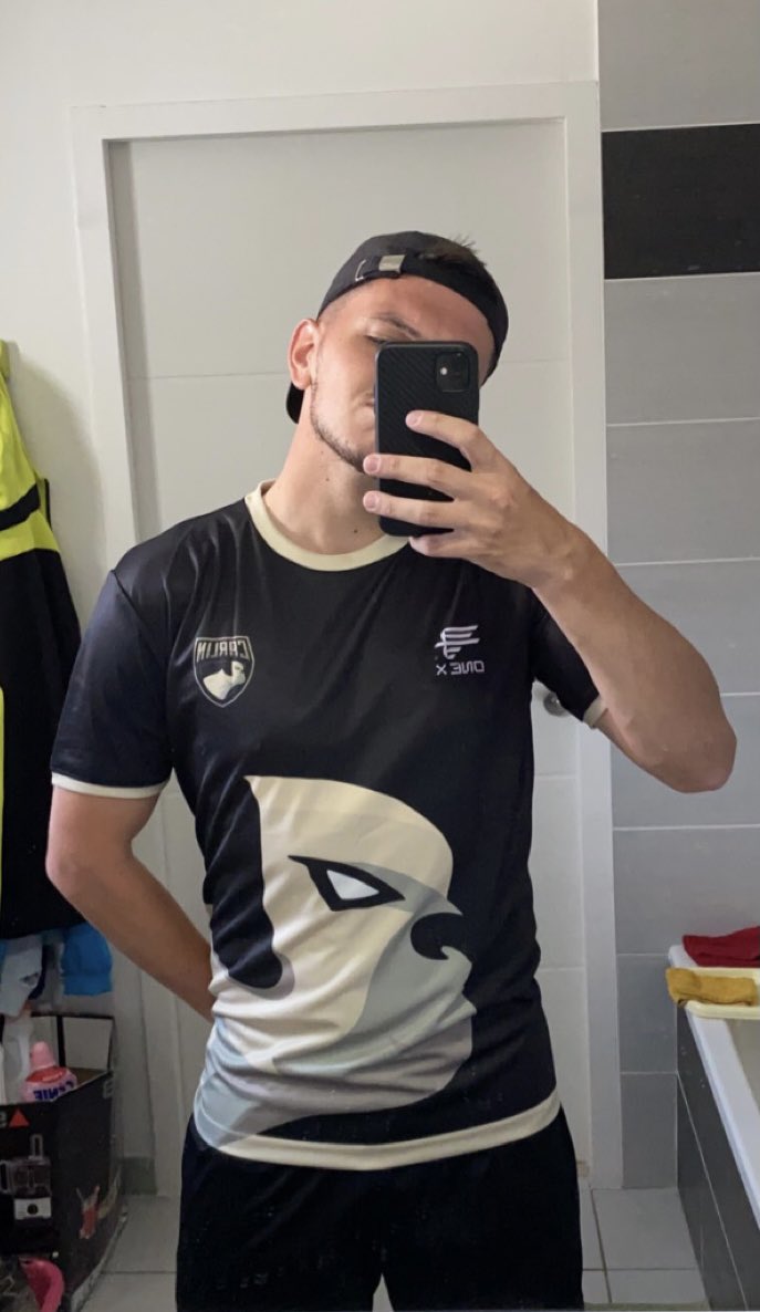 HugoEnzo_r's tweet photo. 🎁Thank You🎁

Je remercie mon poto d’@EsportFtf pour m’avoir offert ce magnifique maillot de @Team_Carlin_ 

Le rendu est magnifique 😍

Spéciale dédicace à mon fréro @ouis_titi pour le Pseudo 😜

_____________________________
@MousTDesign 
@ElVinceCR 
@Maxousajous https://t.co/r1kEvLBaNd