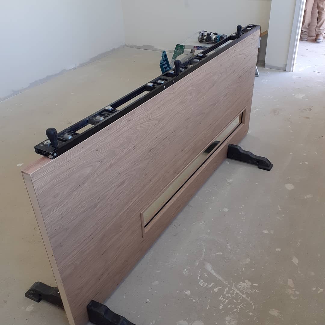CursonLtd's tweet photo. Full steam ahead as we look to finish hanging #firedoors for our customer in #Norwich.

Even the boss is #onthetools.

#Construction #Norfolk #Carpentry https://t.co/Ej3cTOUxJr