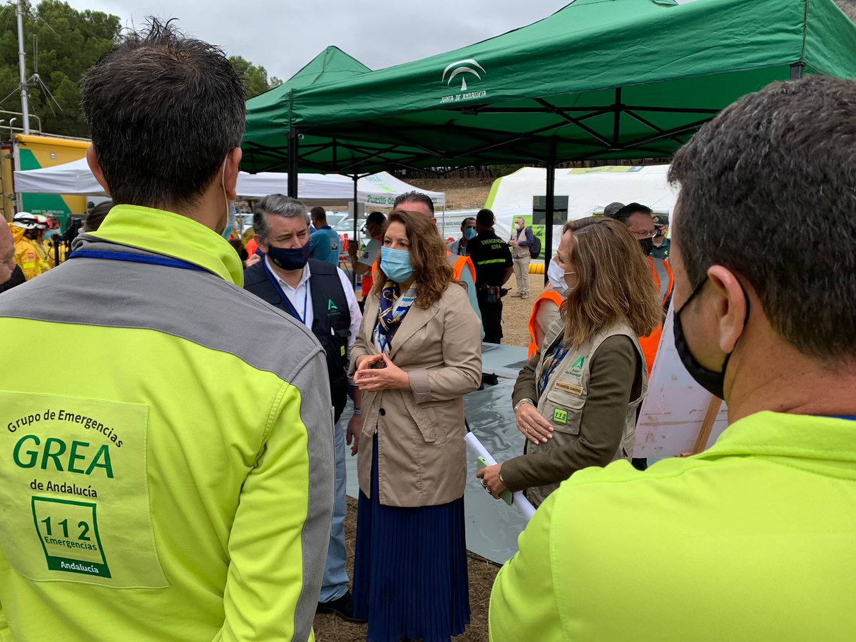 MedioAmbAND's tweet photo. 📷La consejera @CarmenCrespoPP participa en un simulacro de incendio forestal en el Parque Periurbano de #Castala, situado en #Berja (#Almería).
👉En el acto interviene también el viceconsejero de Presidencia, Administración Pública e Interior, @antoniosanz. https://t.co/EYzuAB4e76