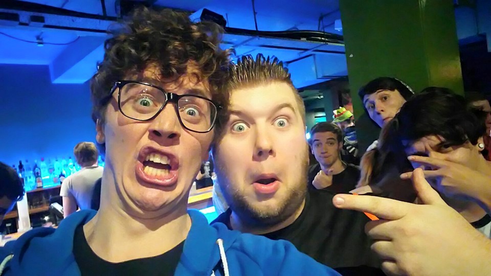 grn_xi's tweet photo. Throw back to 2015 -_- League watch Party @Sp4zie https://t.co/D3S80g9oYd