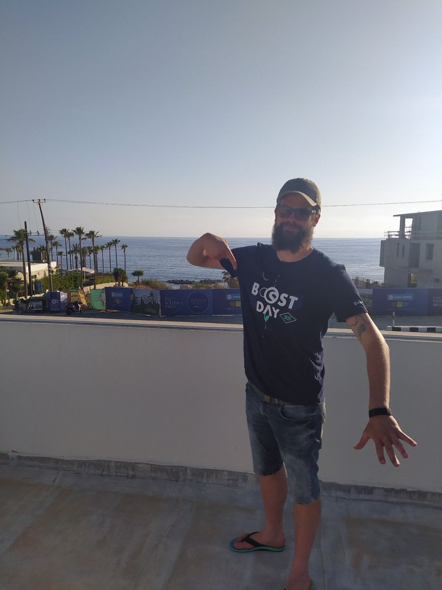 ShapeandShift's tweet image. We just did a little housewarming with Alex for our office roof 🍺 🇨🇾☀️

Not that much #shopware boostday though 😑🤪 See ya at #6