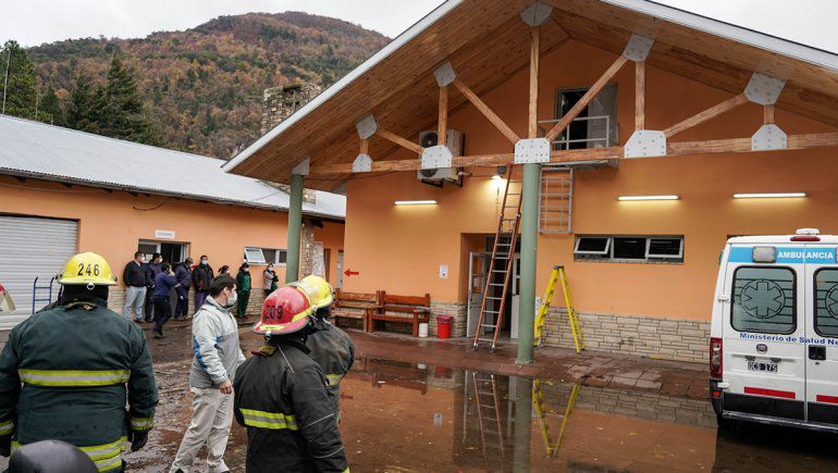 isocket_es's tweet image. En San Martín de los Andes, hubo una evacuación ante una importante presencia de humo.  Se trató de un desperfecto del sistema de calefacción,  a causa de un fuerte viento lo que ocasionó un #Cortede Energía eléctrica.

anbariloche.com.ar/noticias/2021/…