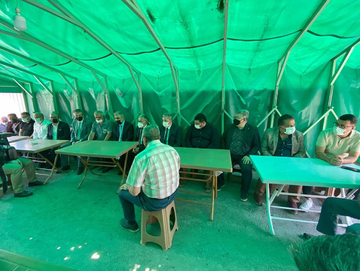 sabancopuroglu's tweet photo. Bakanımız Taner Yıldız, Büyükşehir Belediye Başkanımız Memduh Büyükkılıç ve Teşkilatımız ile birlikte Bünyan’lı şehidimiz Eyüp Gergin’in değerli ailesini ziyaret ederek taziyelerimizi ilettik. Aziz şehidimizin mekanı cennet olsun inşallah. Ailesine sabırlar diliyoruz. https://t.co/eBdweZmYJt