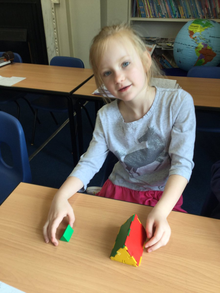 CarrdusYear3's tweet photo. Year 3s have been learning about 3D shape nets and creating them independently! #carrdusschool @CarrdusYear3 https://t.co/YloZUfM3IJ