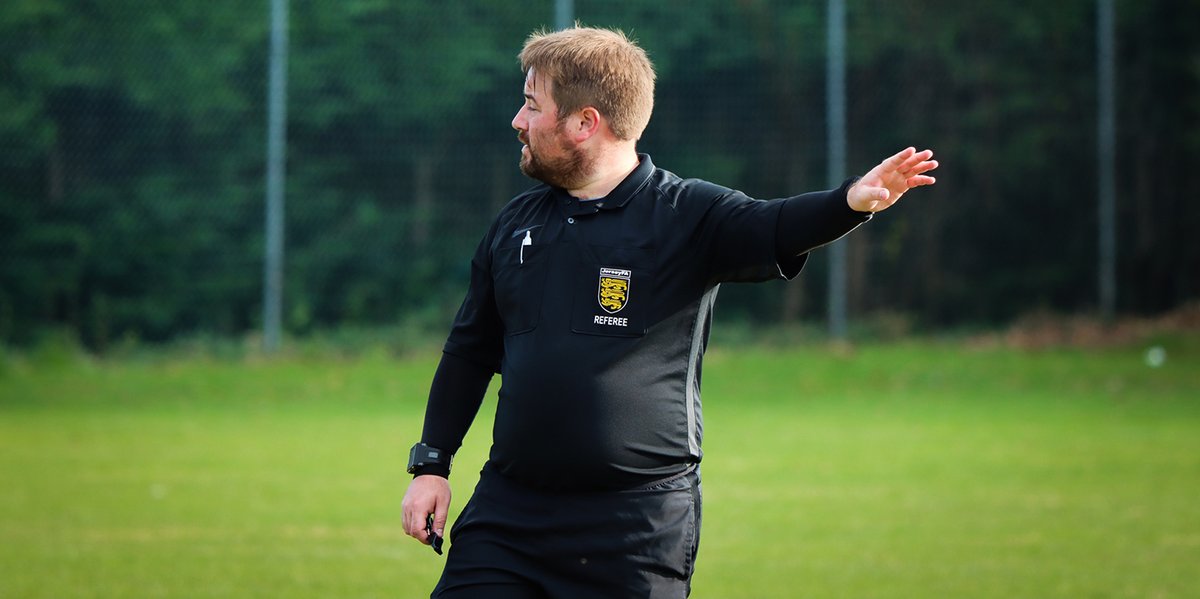 JerseyFA's tweet photo. BOOK TODAY | #Jersey FA is delighted to announce that it is running a FREE @FA Referees Course, which is taking place at Springfield Stadium over three dates in June.

This is a great way to get involved in refereeing #grassroots #football! 

➡️ https://t.co/helo5ixWJY https://t.co/3KTZ24vlzw
