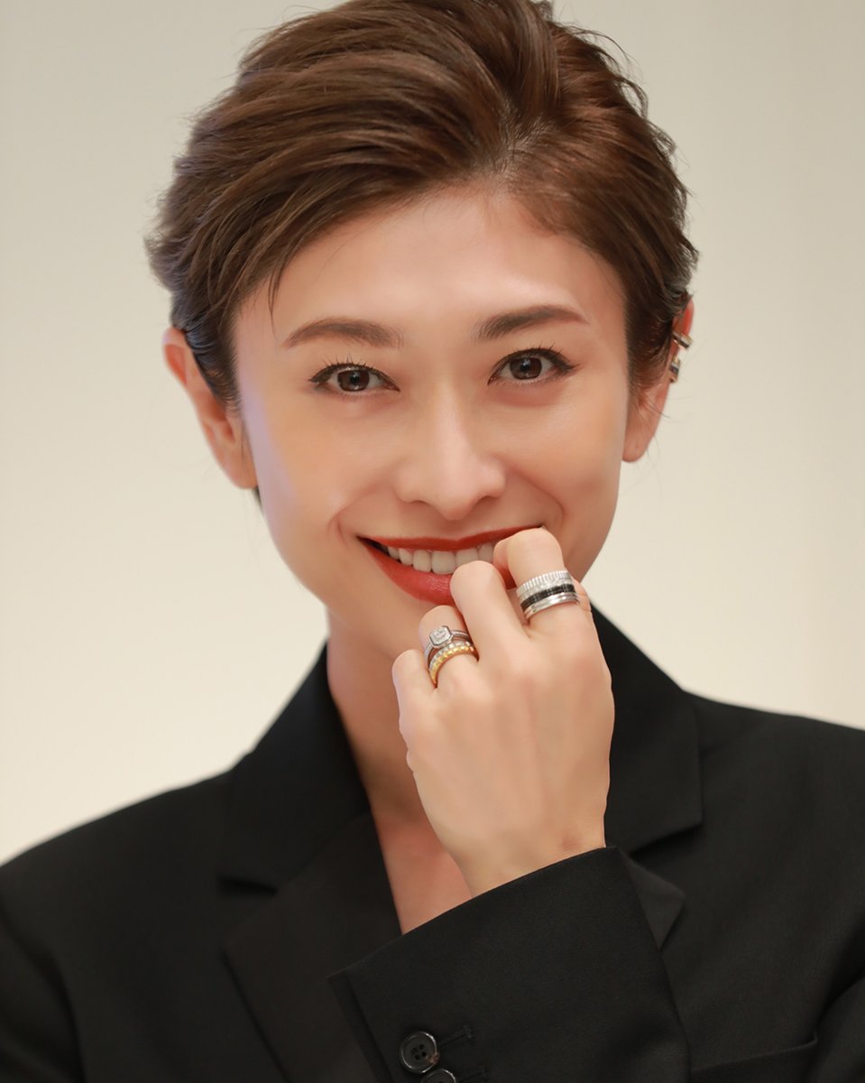 山田 優 指輪 小栗旬 山田優指輪