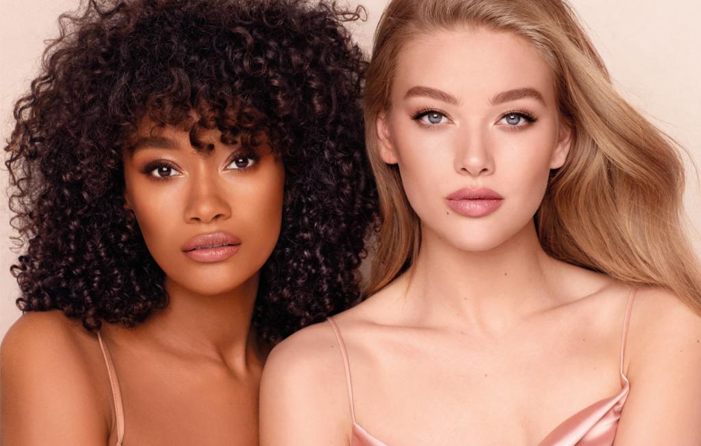 CTilburyMakeup's tweet photo. Darlings, my Airbrush Flawless Foundation has a long-lasting, natural matte finish and bottles my famous SMOOTHING, PORE-BLURRING AIRBRUSH EFFECTS! It’s SWEAT PROOF, HUMIDITY PROOF, TRANSFER PROOF + WATERPROOF!
🛍 https://t.co/IKwjSveneO
#FlawlessMatch https://t.co/Y94C4qJ1q1