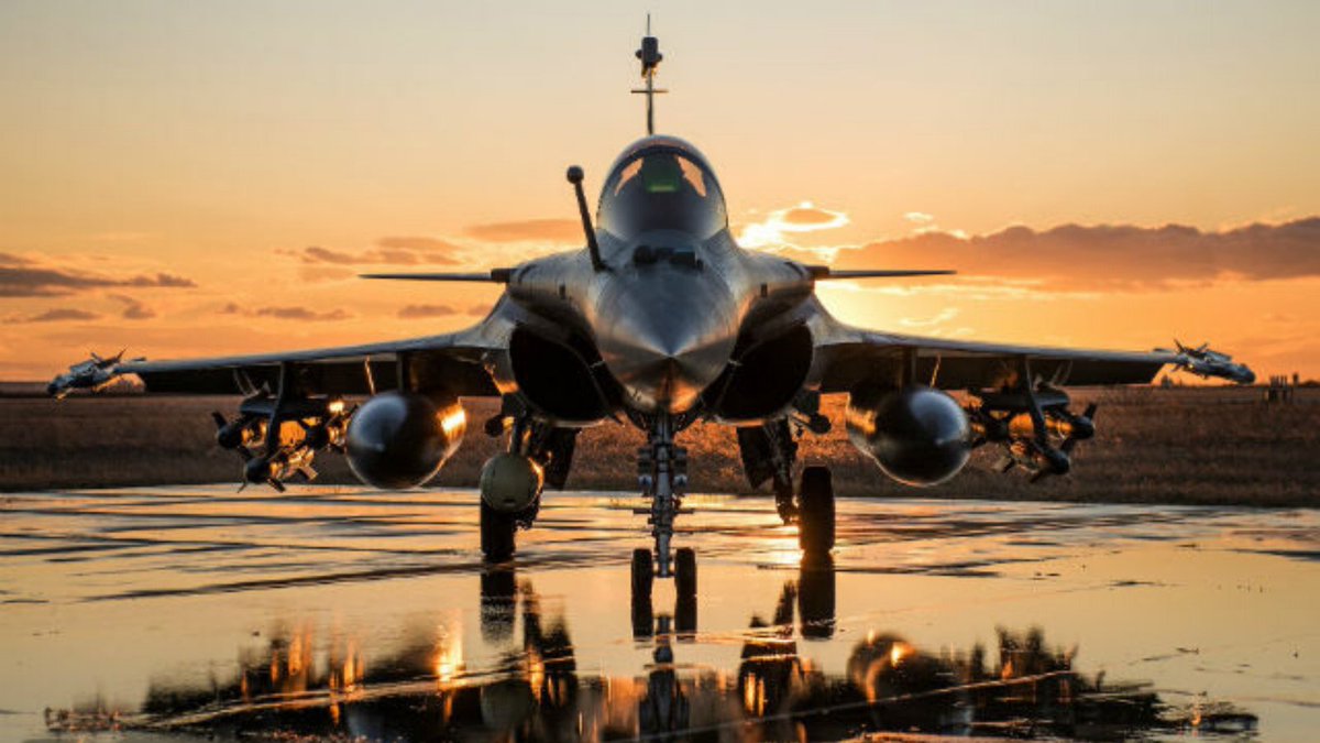 VladaRH's tweet photo. @NSK_Zagreb @AndrejPlenkovic PVRH @AndrejPlenkovic: Odabrana je 🇫🇷 ponuda jer za najpovoljniju cijenu 🇭🇷 dobiva najbolje ocijenjen i opremljen avion - Rafale F3-R, u najnovijem standardu. To znači da ćemo raspolagati najnaprednijim borbenim zrakoplovom u ovom dijelu Europe. #sjednicaVRH

📸
@Dassault_OnAir https://t.co/S2PYPrMj3O
