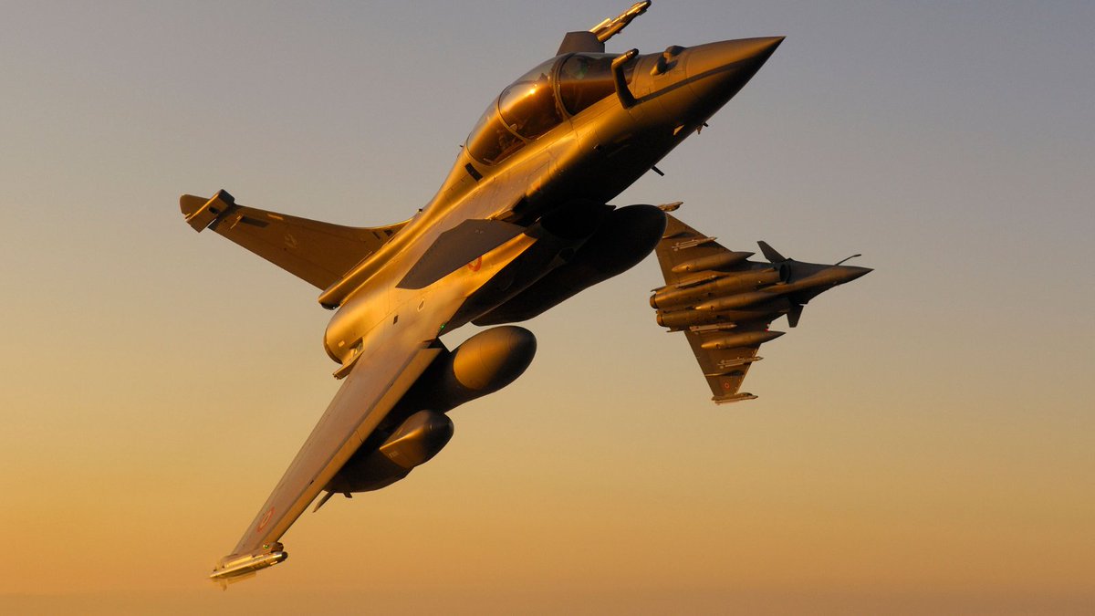 VladaRH's tweet photo. @NSK_Zagreb @AndrejPlenkovic PVRH @AndrejPlenkovic: Odabrana je 🇫🇷 ponuda jer za najpovoljniju cijenu 🇭🇷 dobiva najbolje ocijenjen i opremljen avion - Rafale F3-R, u najnovijem standardu. To znači da ćemo raspolagati najnaprednijim borbenim zrakoplovom u ovom dijelu Europe. #sjednicaVRH

📸
@Dassault_OnAir https://t.co/S2PYPrMj3O