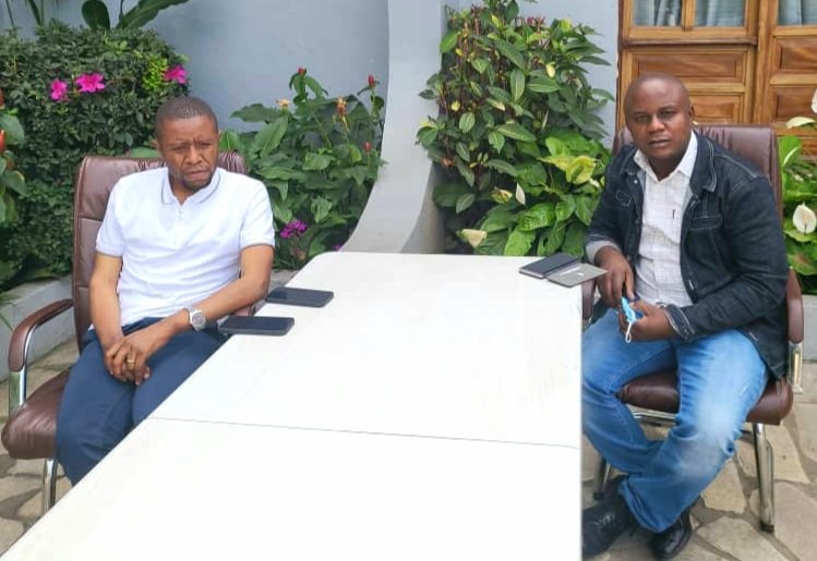 ZacheMATHINA6's tweet photo. #Nord-Kivu: Juste après mon retour de Minova où j'ai évacué ma famille, je suis allé saluer l'honorable CARLY NZANZU KASIVITA à sa résidence officielle à Goma, il croît à sa phrase (Dieu est au contrôle)@farini_serge @GouvNordKivu @StanysBujakera @radiookapi @fatshi13 https://t.co/UGR2IhUv4P