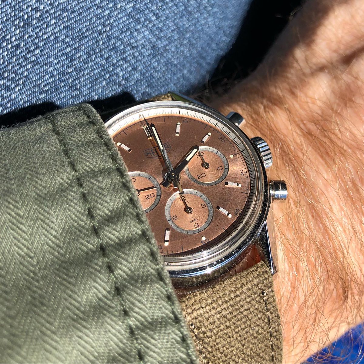 mikaruottinen's tweet photo. CS3112 in the wrist today.  #vintageheuercarrera #vintageheuer #vintagewatch #heuer #heuervintage #heuercarrera #tagheuer #watchnerd #dreamwatch #carrera #grailwatch #cs3112 #reissue #watchfam #watchfamily #watchesofinstagram https://t.co/8r4fxxRR09