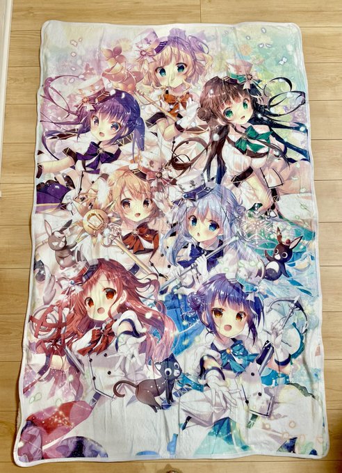 ブランケットのサンプルが届きました!うわーーーもっっっふもふです!そしてでっかい!裏地のもふもふ感とか分厚さ伝わりますでしょうか…これはいいぞ…!! 