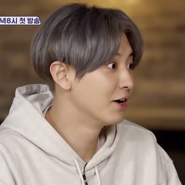 low quality chanyeol tweet media