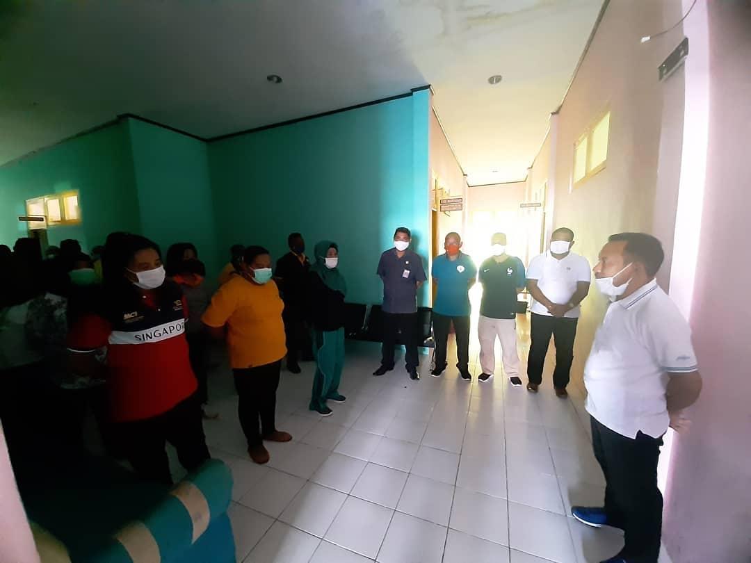 kankemenagsbb's tweet photo. Bertempat di ruang tunggu, Kepala Kantor Kementerian Agama (Kankemenag) Kabupaten Seram Bagian Barat (Kab.SBB),Taslim Tuasikal, https://t.co/xCKfx1Bfed melakukan pembinaan kepada seluruh ASN lingkup Kankemenag SBB, Jumat, (28/5).

Selengkapnya:
https://t.co/80X0I6mHpy https://t.co/DAX6gBZKrN
