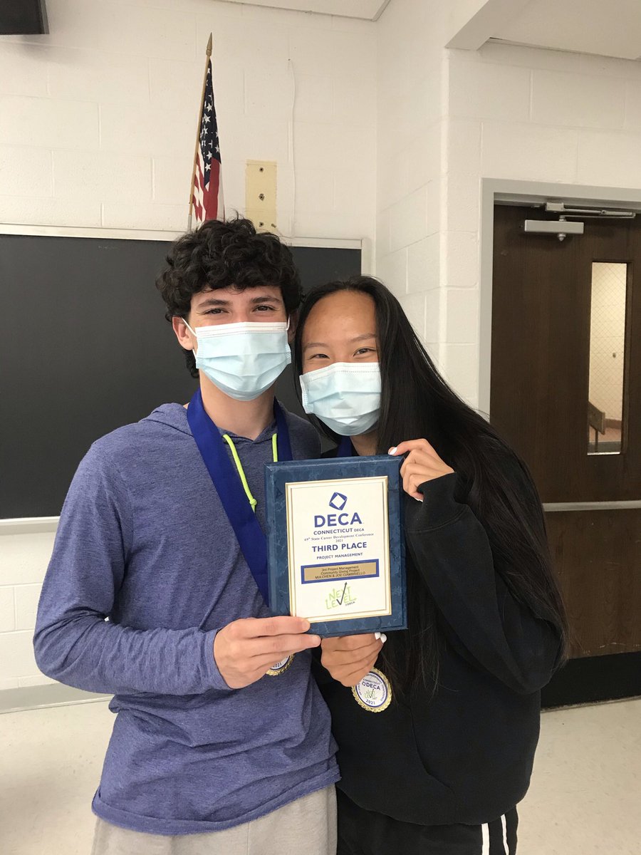 SHELTONDECA1's tweet photo. Congratulations DECA on a great year, to all our amazing state competitors and a special thank you to Ms. Pic for all her help on this years fashion show!!  #decarocks https://t.co/vNvCNJ1i0k