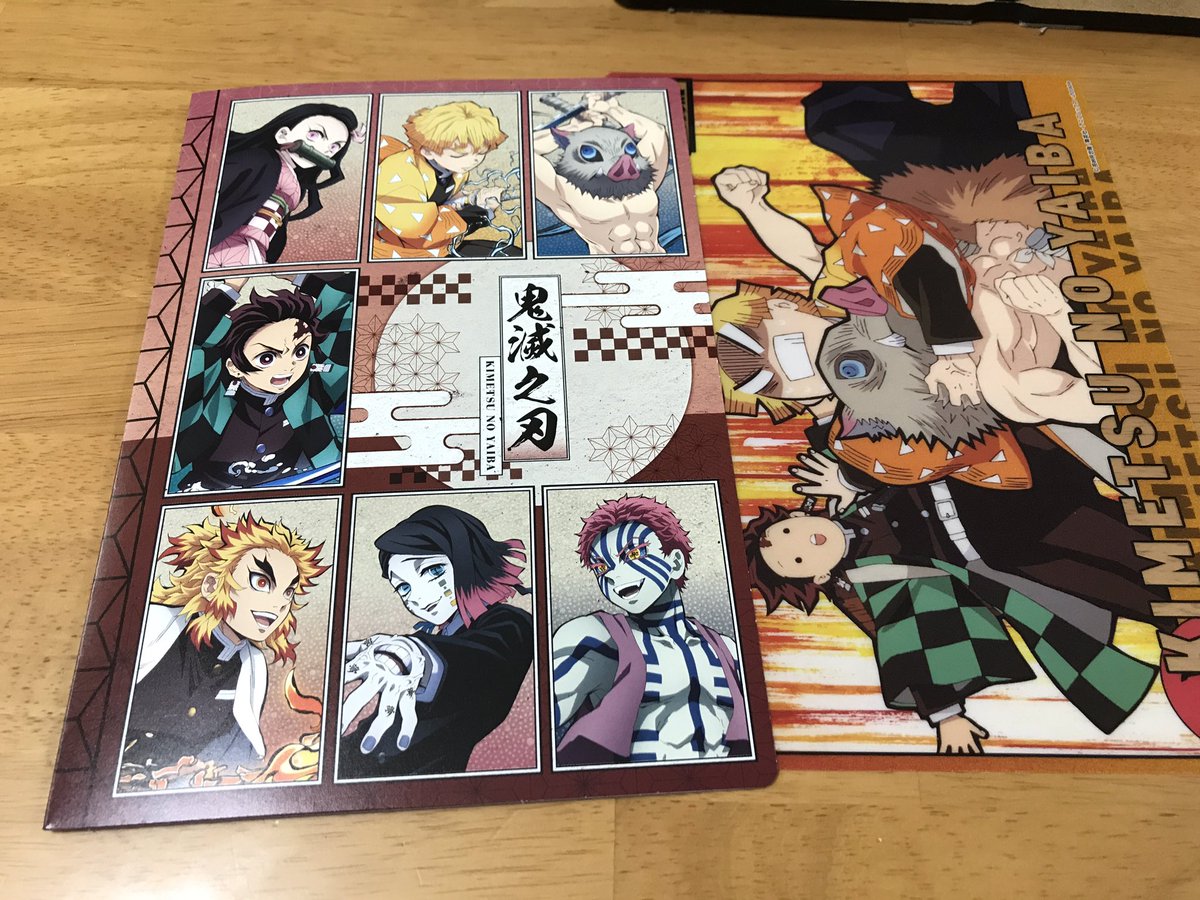 あとクリアビジュアルポスターガチャもやってみたけど普通に台紙が良い 