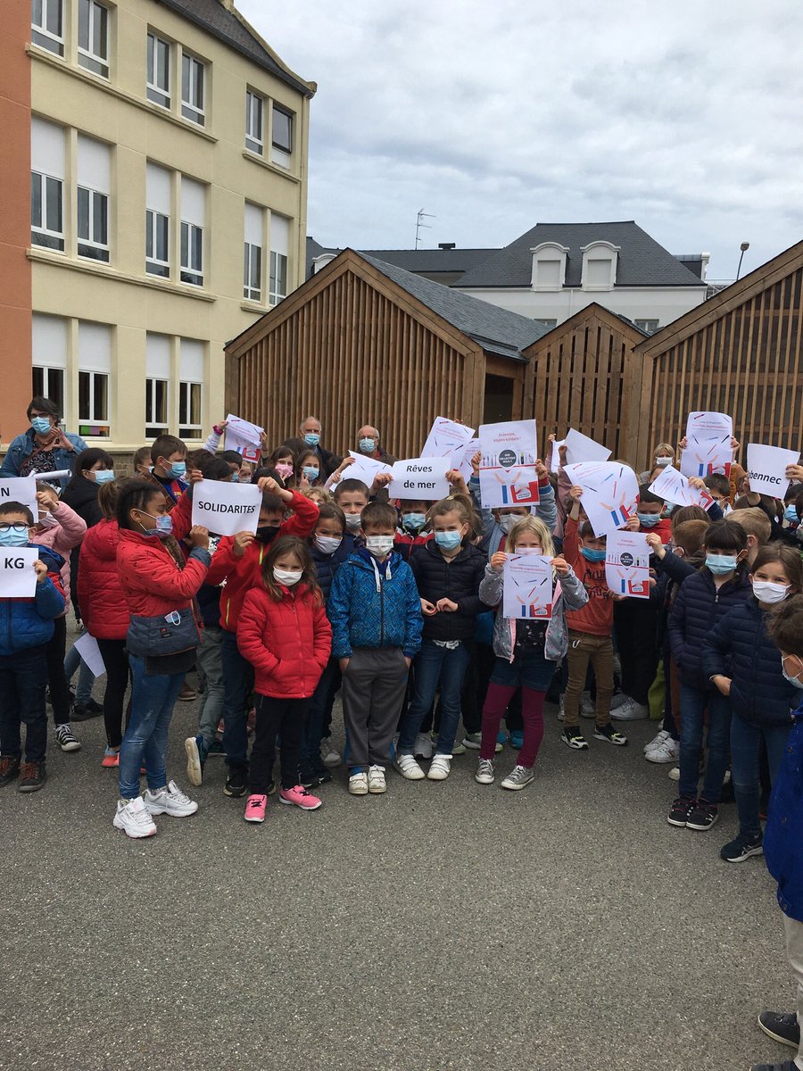 CMB Plouguerne🅰️u (@ccmplouguerneau) on Twitter photo RSE et solidaire, MERCI à tous , nous avons collecté 118kg de crayons ✏️ donc 12 chèvres pour des enfants éthiopiens ! Vous êtes formidables ❤️arkea c’est ça , le pouvoir d’agir ensemble !💖<a href="/CCMPLOUGUERNEAU/">CMB Plouguerne🅰️u</a> <a href="/WeAreArkea/">WAA|Actus</a> <a href="/UTPlabennec/">UT Pl🅰️bennec</a> <a href="/CLannilis/">ccm lannilis</a> <a href="/CcmLesneven/">CCM_Lesneven</a> <a href="/PolePlabennec/">CMB Pôle Pro Plabennec</a> @CcmDes RSE et solidaire, MERCI à tous , nous avons collecté 118kg de crayons ✏️ donc 12 chèvres pour des enfants éthiopiens ! Vous êtes formidables ❤️arkea c’est ça , le pouvoir d’agir ensemble !💖<a href="/CCMPLOUGUERNEAU/">CMB Plouguerne🅰️u</a> <a href="/WeAreArkea/">WAA|Actus</a> <a href="/UTPlabennec/">UT Pl🅰️bennec</a> <a href="/CLannilis/">ccm lannilis</a> <a href="/CcmLesneven/">CCM_Lesneven</a> <a href="/PolePlabennec/">CMB Pôle Pro Plabennec</a> @CcmDes