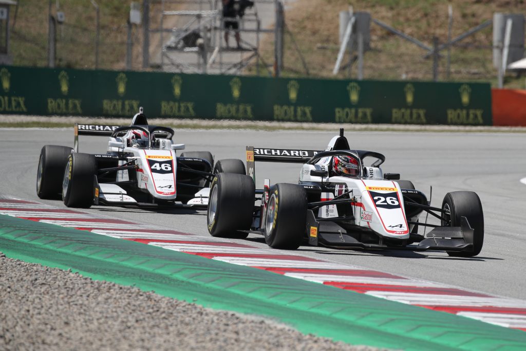 PRESS_RACING's tweet photo. Al @PaulRicardTrack  🇫🇷 @GregoireSaucy comanda nelle Libere 1 del @FRegionalAlpine. Bene @MiniGabriele  che chiude 4º con l’altra vettura della @ARTGP 🟢 TUTTI I TEMPI ⏱
https://t.co/WJ89zPXirS https://t.co/dSG38afh7L