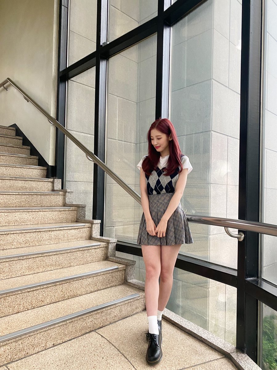 OHMYGIRL_offcl's tweet photo. [#OhTimes] 210528 뮤직뱅크📸

청순하고사랑스럽고깜찍함뿜뿜했던 MC아린❣️

#오마이걸 #OHMYGIRL #OMG #아린 https://t.co/M95ClVZbv8