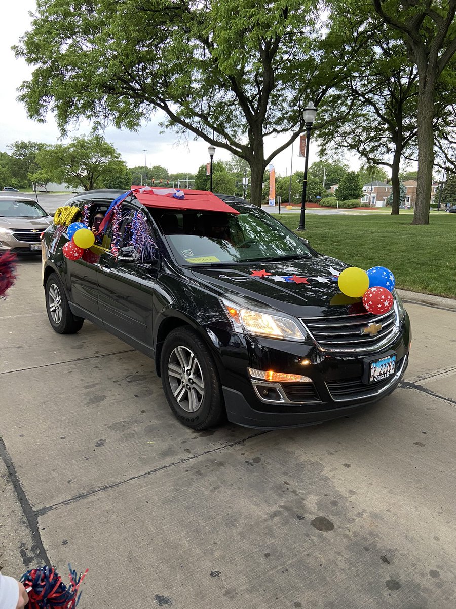 MrsHopkins220's tweet photo. Despite the chilly weather, we had so much fun cheering on our 8th graders yesterday! Congratulations, graduates! #FreedomFamily #proudofyou #twins https://t.co/R6NV6upN1V