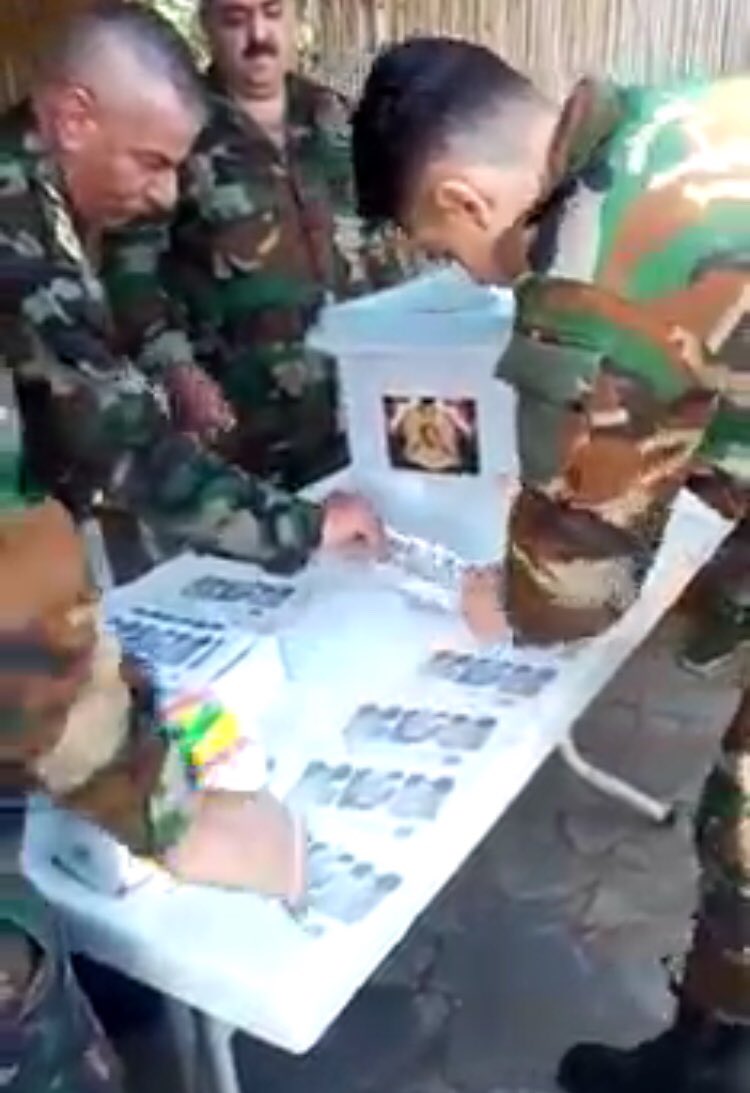 تتمة:
ثم من أين كانوا سيأتون بمن يجرؤ أن يضع ٥٪ من الأوراق للمرشحين الآخرين!
لذلك، كان القرار الشجاع من القيادة الحكيمة برمي الصناديق في النفايات، وتحديد نسبة متواضعة لا تتناسب أبدا مع أطنان الأوراق التي تم حشرها فيها، تحاشياً لخطيئة التزوير، وشفقة على بقية المرشحين المساكين..