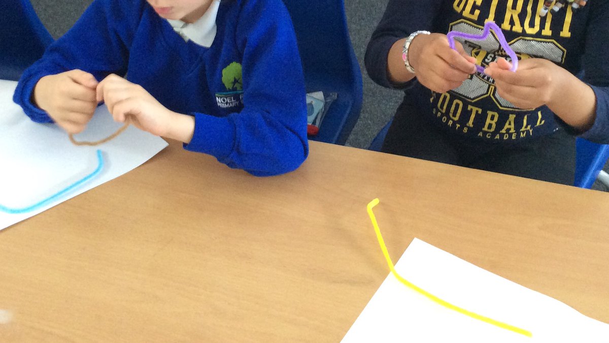 NoelParkSch_N22's tweet photo. Date Class are loving dress up for digit @NSPCC #digitday https://t.co/UpB4ZtiNaW