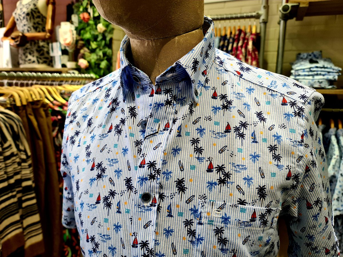 eclectichound's tweet photo. Ship Shape &Bristol Fashion β΅
Capsuel Summer menswear collection.
π
#BankHolidayWeekend #SummerVibes
#Menswear #WindowEdit #Shorts #Belts #ShortSleevedShirts #HipFlasks #EclecticHound #TheSquare #AntiBland #IndieBiz #LeadNotFollow #HelloWinchester #WinchesterIndependents https://t.co/4iO1HfFri6