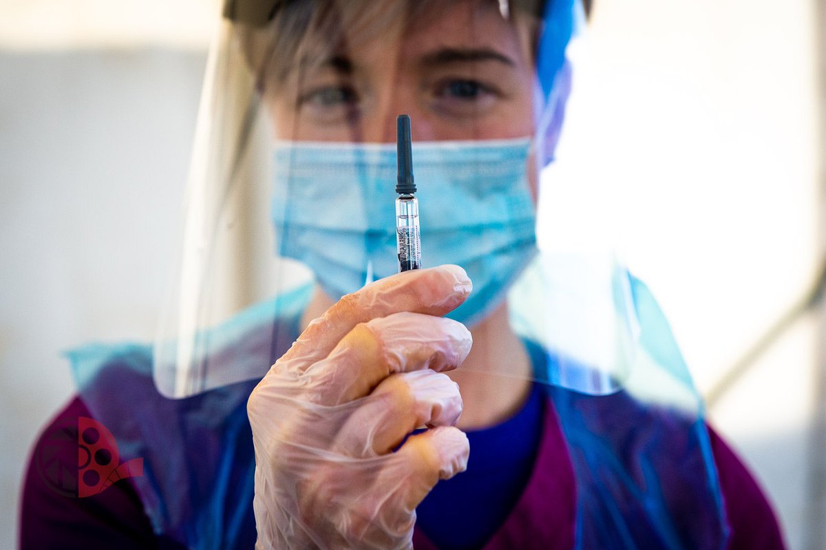 dazcaseyphot's tweet photo. Nurse Michelle Phillips at the York Askham Bar vaccination site. From #flu to #covid_19 her dedication remains unchanged. @NHSuk https://t.co/6hQGQnGcKz
