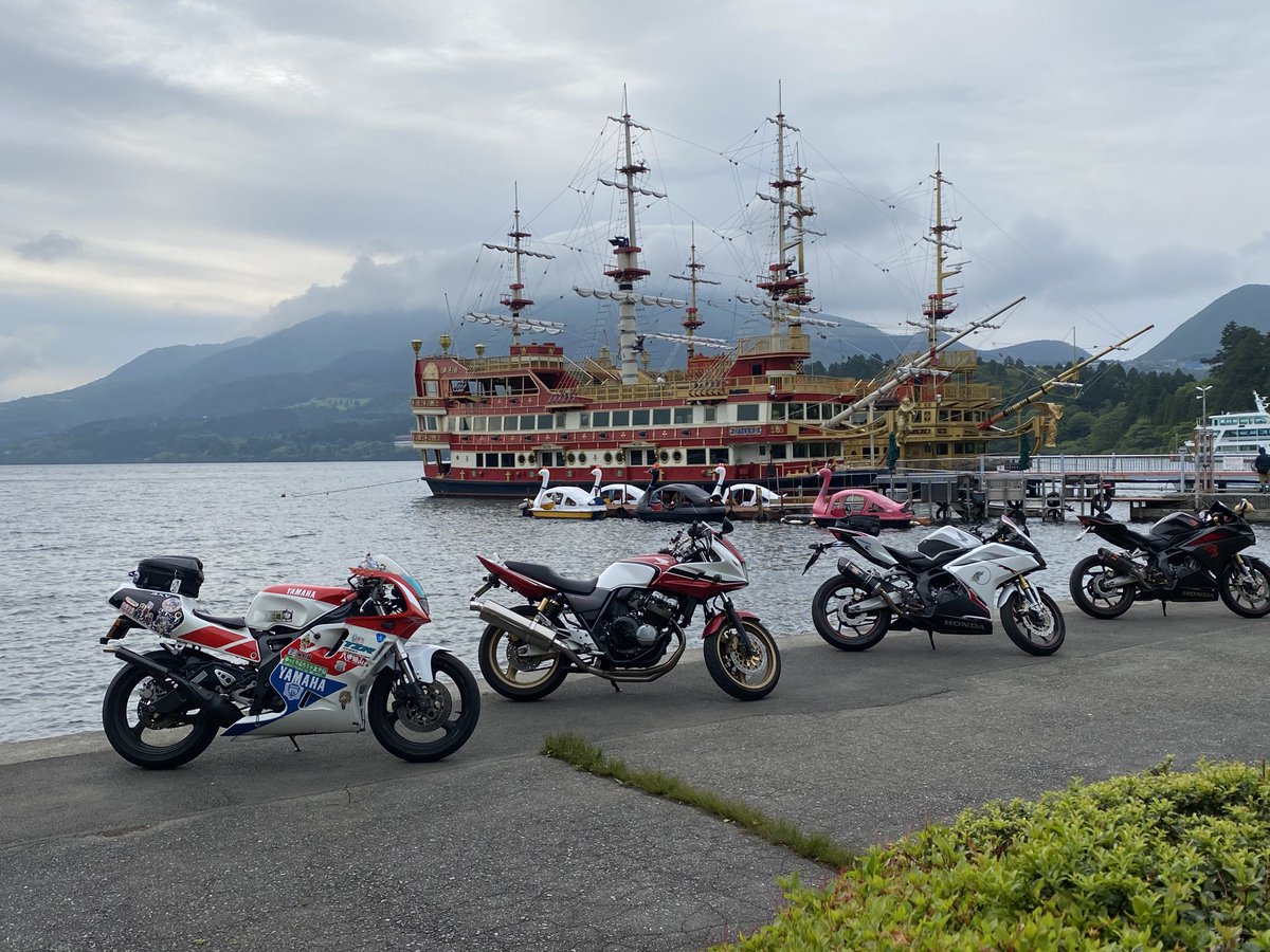 yuiretu's tweet photo. 自己紹介
名前 トミー
性別 男
バイク経歴 3年
車種CB400スーパーボルドールSPECIII
NC39 
趣味ツーリング
色んな人と出会いがあり別れがあり…
でもそんな中でもまだ絡んでくれてる人に感謝です🥰
最高な仲間です🥰
#バイク乗りとして軽く自己紹介 
#ツーリング仲間募集 https://t.co/JPulz7szyb