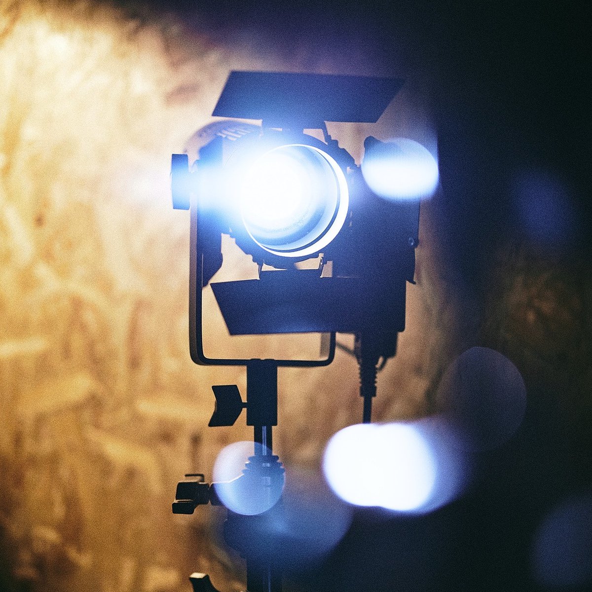 prostudiohire's tweet photo. The @AputureLighting 60d/x is the #FixtureFocus this week. This tiny fixture may not look like much as first glance, but  it's easy to see why this little light is a must have on any set. The 60d/x uses custom aspherical optics to achieve a 15-45° spot-flood beam angle. https://t.co/LmfXEJSfBt