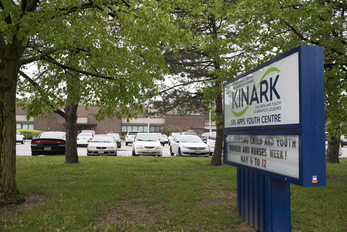 QPBriefing's tweet photo. Advocates say a technical error made by civil servants in a cost-saving exercise led the province to shut down the only mental health program dedicated to the most at-risk youth in the justice system.

https://t.co/rdykPGDhXp (No paywall.) By @snehduggal https://t.co/7W4fnpqbN2