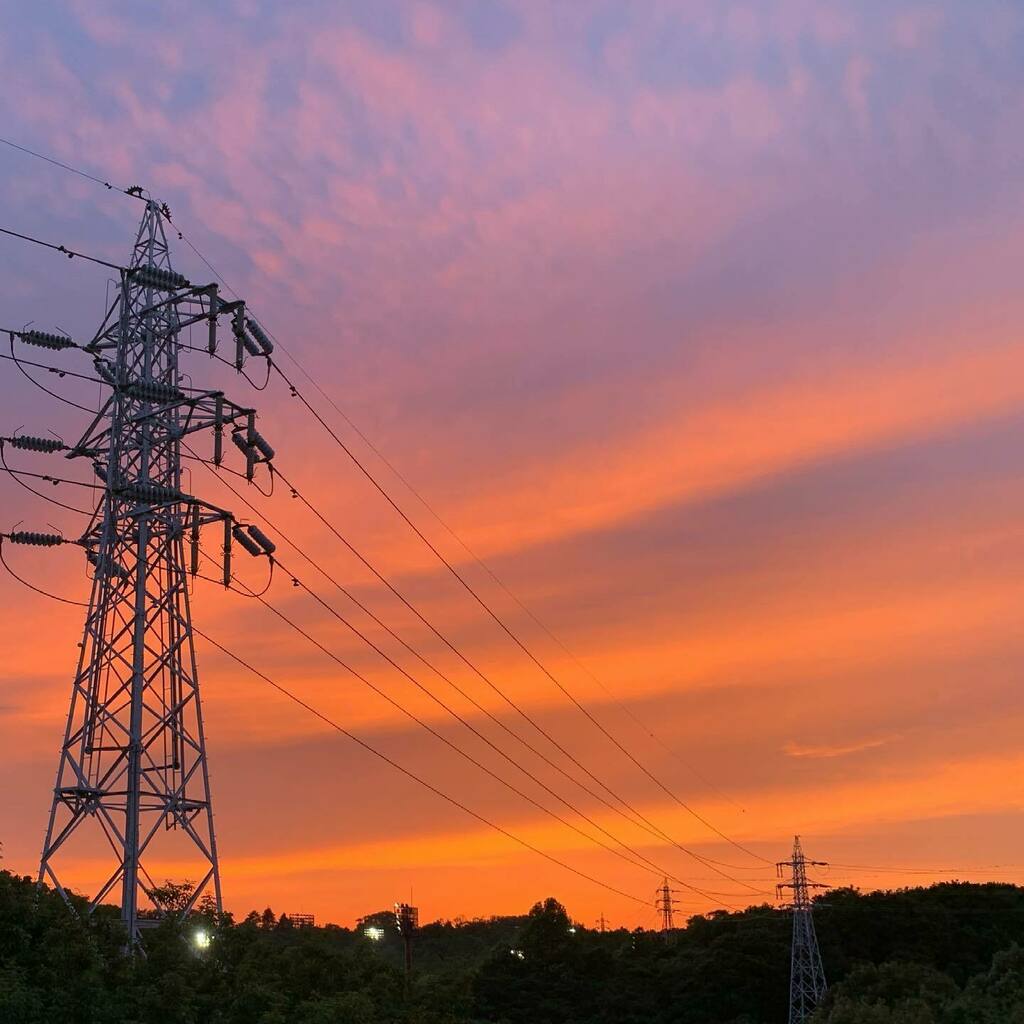 cutsigh's tweet photo. 綺麗な夕焼けでしたね。
#sunset #noneffect https://t.co/0MvZ5STzkV https://t.co/Nfg7XUX99m