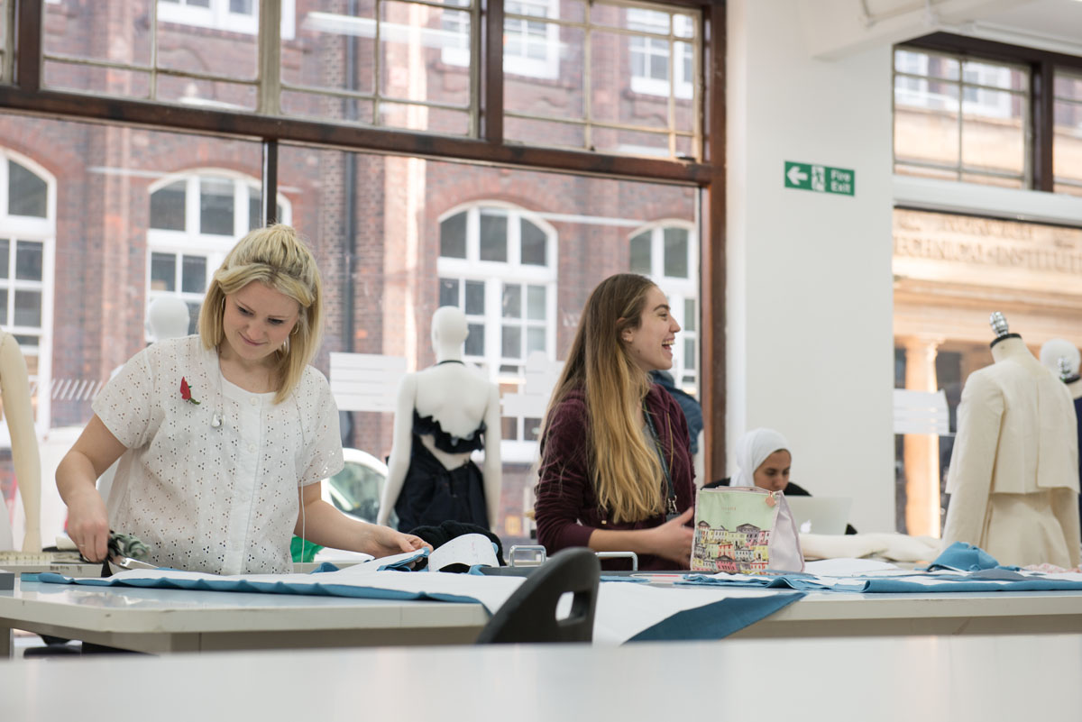 We are seeking to appoint an enthusiastic and proactive Lecturer to join our Fashion Communication and Promotion/Fashion Marketing and Business team. Further details can be found at: nua.ac.uk/about-nua/work… <a href="/NorwichUniArts/">Norwich University of the Arts</a>
#jobs #WeAreNUA