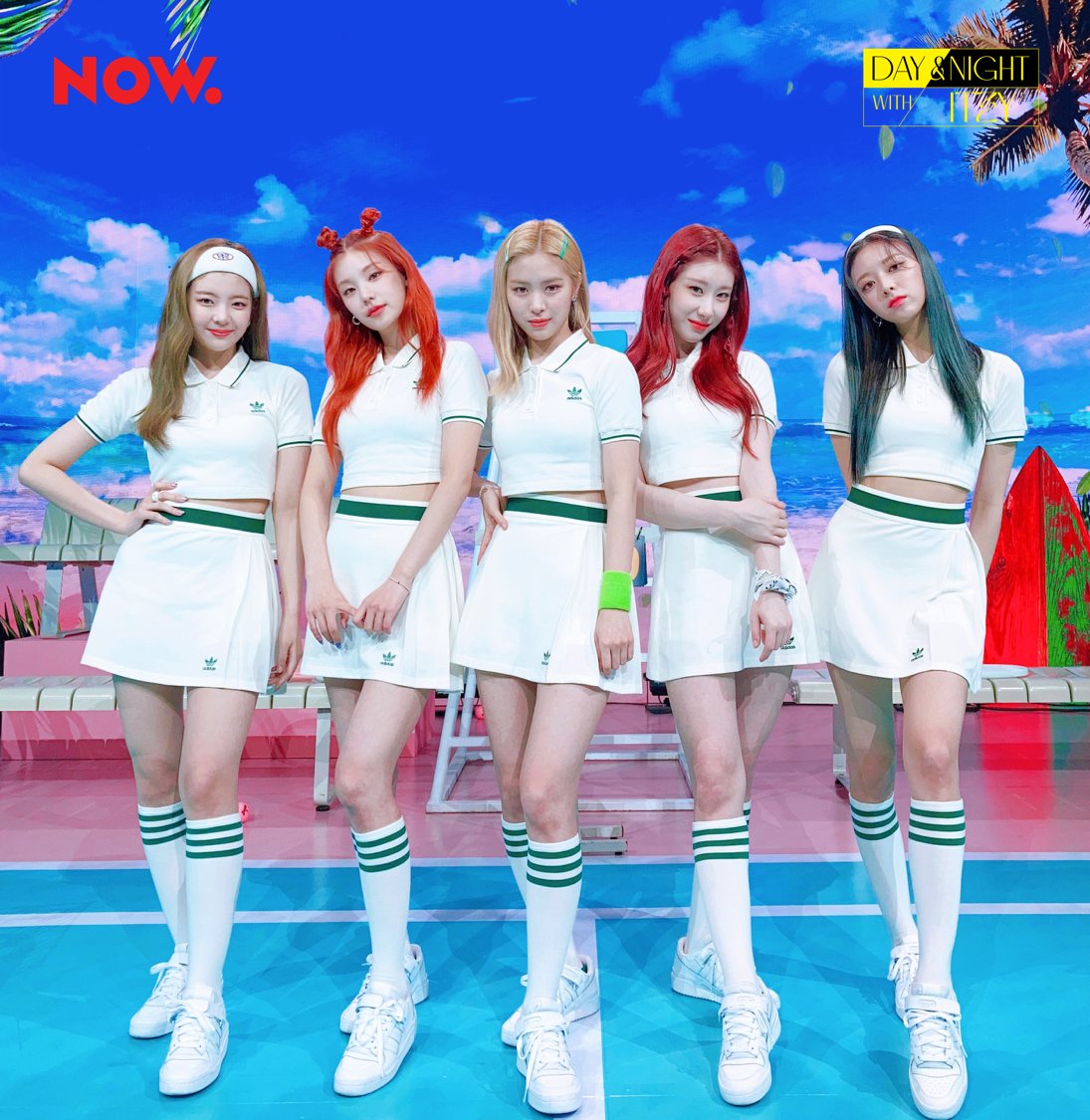 npop_zip's tweet photo. #MIDZY 여러분💗#ITZY 와 함께 하는 하와이의 #DAY &amp; #NIGHT 행복하셨나요?🏖 #GUESSWHO 로 같이 달려온 ITZY와 MIDZY에게 모두 소중한 여행이 되었기를 바라며🙏 이번 주말, 그리고 다음주 평일 재방송도 함께할 수 있지..?👀

👇NOW <Day &amp; Night with ITZY> 재방 체크!
https://t.co/1xUul9Khku https://t.co/R3n3Hlzm0c