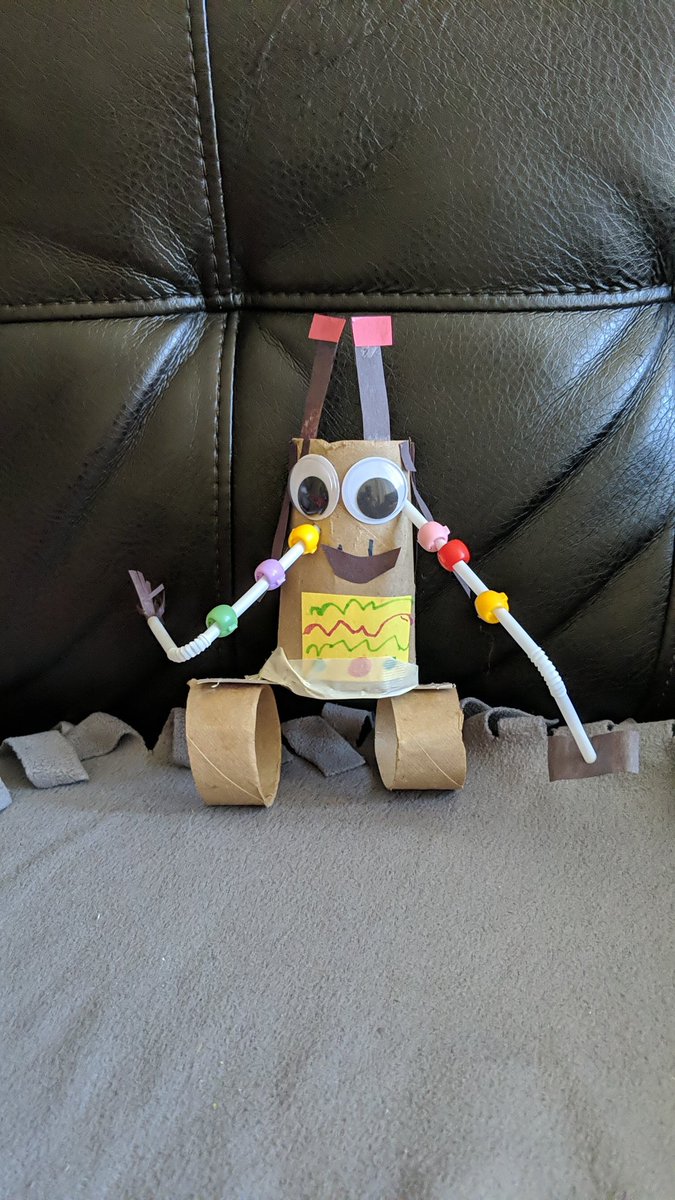 MsSylvester_'s tweet photo. My grade 1 engineers built the coolest robots ever! 👍👍👍 https://t.co/V6rCulCiCe
