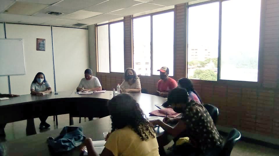 Nuestros aprendices, bachilleres productivos, participantes, formadores y trabajadores del @incesvzla realizaron importante reunión de trabajo para fortalecer la #JuventudInces desde el estado Sucre

#JuventudPatriotaInces

#AprendicesEnMovimiento