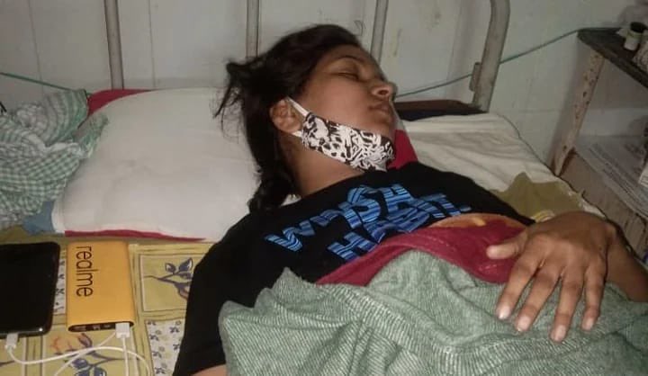 KunalSarangi's tweet image. This girl Gayatri (26) admitted at #RIMS,Ranchi is struggling for her life with a serious kidney ailment &amp;amp; needs to be shifted to a better facility.I request @smritiirani ji, @AnupamPKher ji @AnilAgarwal_Ved ji, @vijayshekhar ji, @MPNaveenJindal ji to pl help her get fin support.