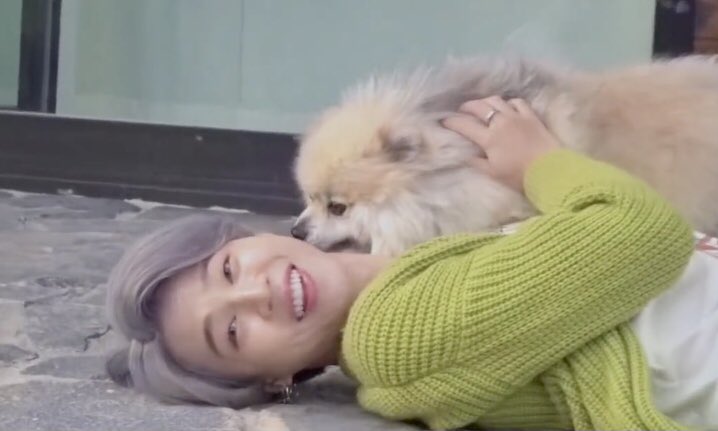 jimintoday__'s tweet photo. 🐥🐶💕 https://t.co/AqPcqaNHCG