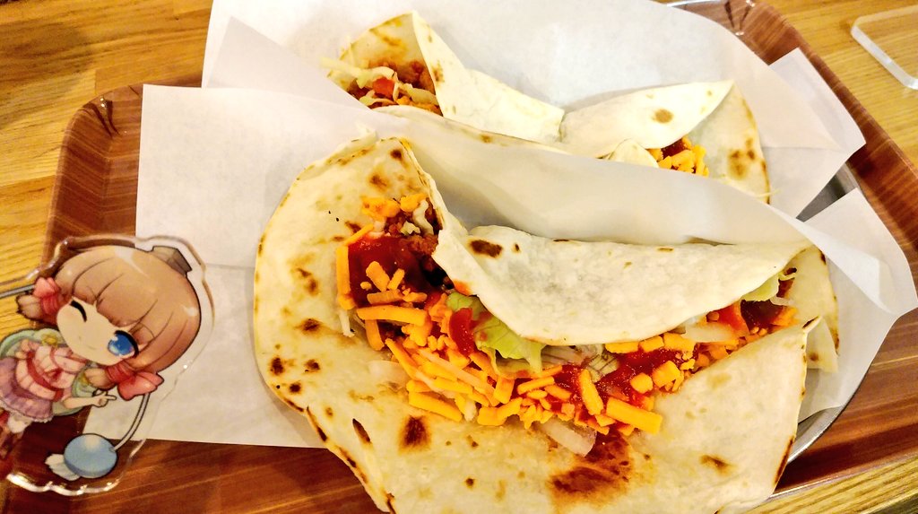 御茶ノ 愛 湧僚商事 公式 今日はタコス屋ブレイズ Blaise さんに行ってタコス食べたよ タコス好きだから２個食べちゃった 艸 タコ美ちゃんともツーショット タコス屋ブレイズ 御茶ノ愛ちゃん