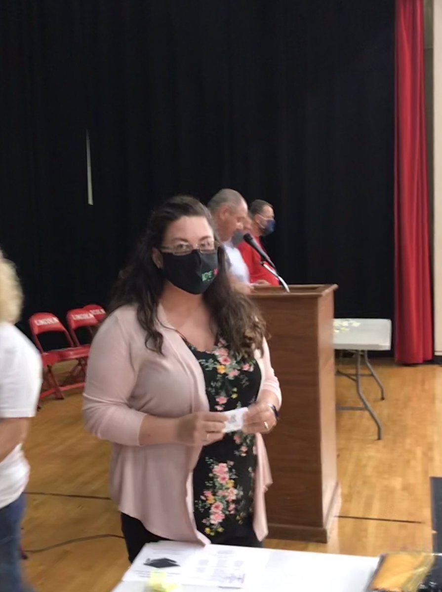 PBKBankKY's tweet photo. Graduation 🎓 Day @SchoolsLincoln ! We handed out mini diplomas & letters awarding $25 to open a new or add to an existing PBK Bank acct to the Class of 2021!!
#PBKBankCommunity @LCHSPatriotWay https://t.co/SDSQnBkM5n