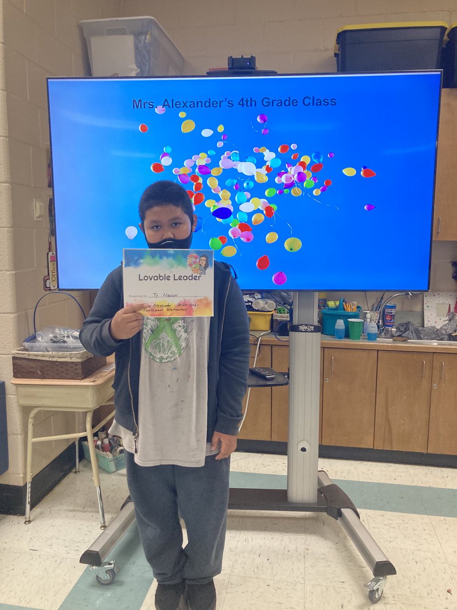 jalexanderSW3's tweet photo. ⁦@SWEJackets⁩ ⁦@LCSJackets⁩ Last Day of School ❤️❤️❤️ https://t.co/yBAhJIvmCr