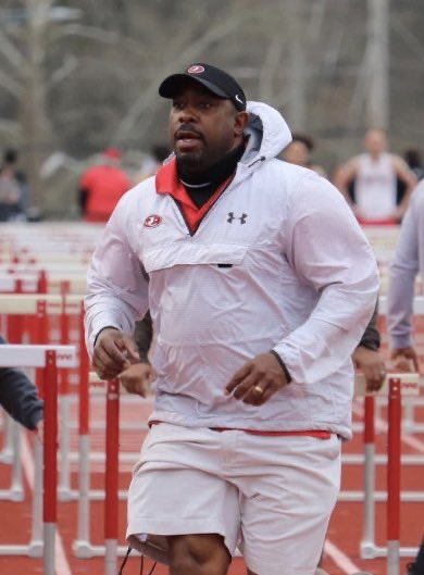 JCTrackField1's tweet photo. Thank you Coach Myers for your 14 years of leadership in the Jays Track and Field program and making a difference in the many lives you impacted through JCHS. 

We wish you the best of luck in your next journey. 

#BeGreat https://t.co/XKOfQwyRni