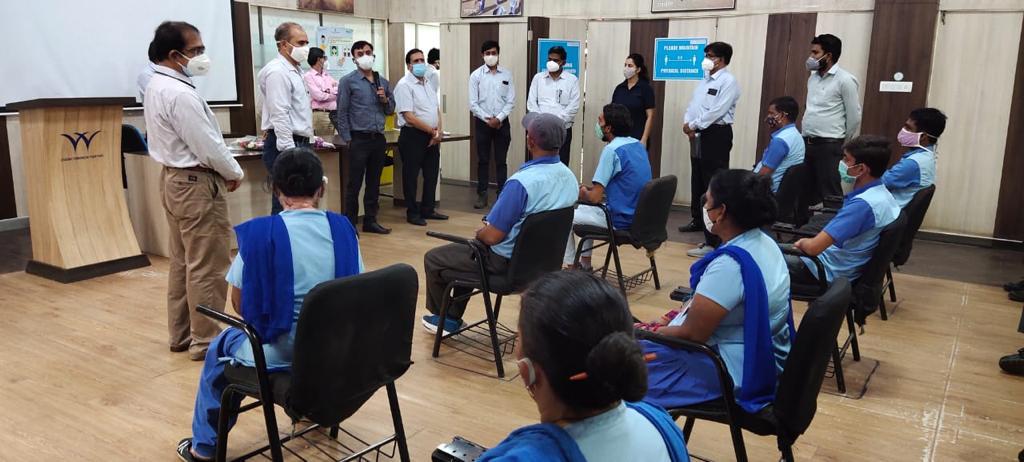BKGoenka's tweet photo. Humbled to see thousands of our employees getting vaccinated in the 1st phase of ‘Welspun COVID Vaccination Drive’ starting today in Gujarat. I am thankful for Govt's support in helping prioritize not just the Lives but also the Livelihood of our people. #WelspunForPeople https://t.co/nfiynz9px8