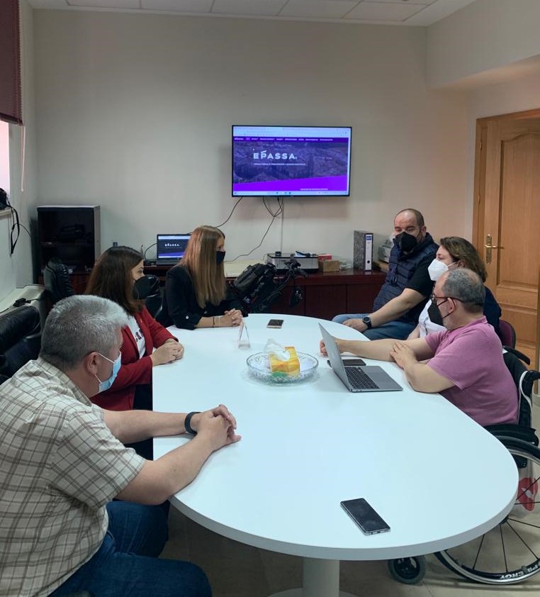 💻 | Seguimos avanzando en el proyecto de una nueva web para <a href="/EPASSA_JAEN/">EPASSA</a>.

🟣 | Hoy nos hemos reunido con <a href="/fejidif/">FEJIDIF</a>, <a href="/Aspaym_Jaen/">Aspaym Jaén</a> y <a href="/NinesDiaz2/">Nines Díaz de la Torre</a> para que este nuevo sitio web sea accesible y útil para toda la ciudadanía.

#Jaén <a href="/PmasJaen/">Patronato Municipal de Asuntos Sociales. Jaén</a> <a href="/AytoJaen/">Ayuntamiento de Jaén</a>