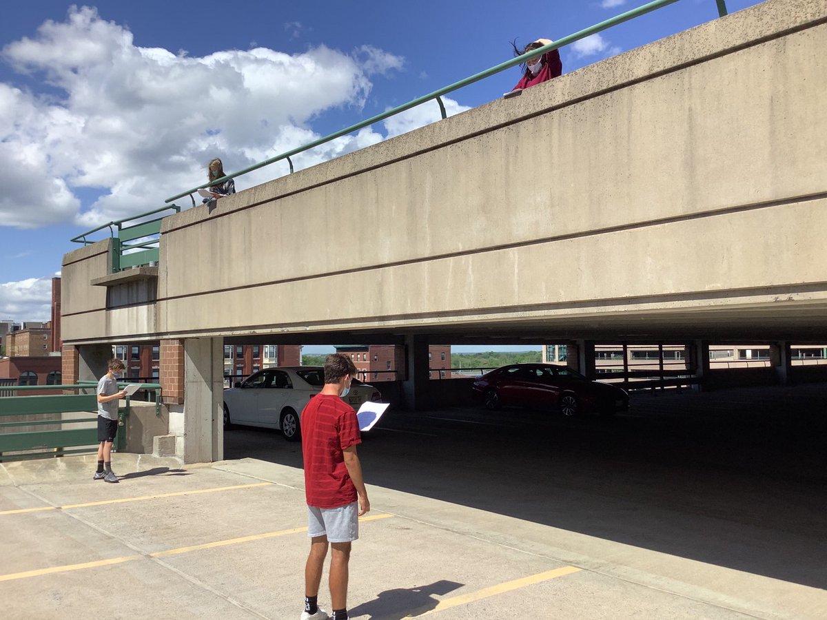 prinpalPHSBldgs's tweet photo. The balcony scene from “Romeo and Juliet”.  Shakespeare in the park...ing garage.  Thank you Mr. Myatt for this outdoor classroom experience! https://t.co/AhiIjzM8EE