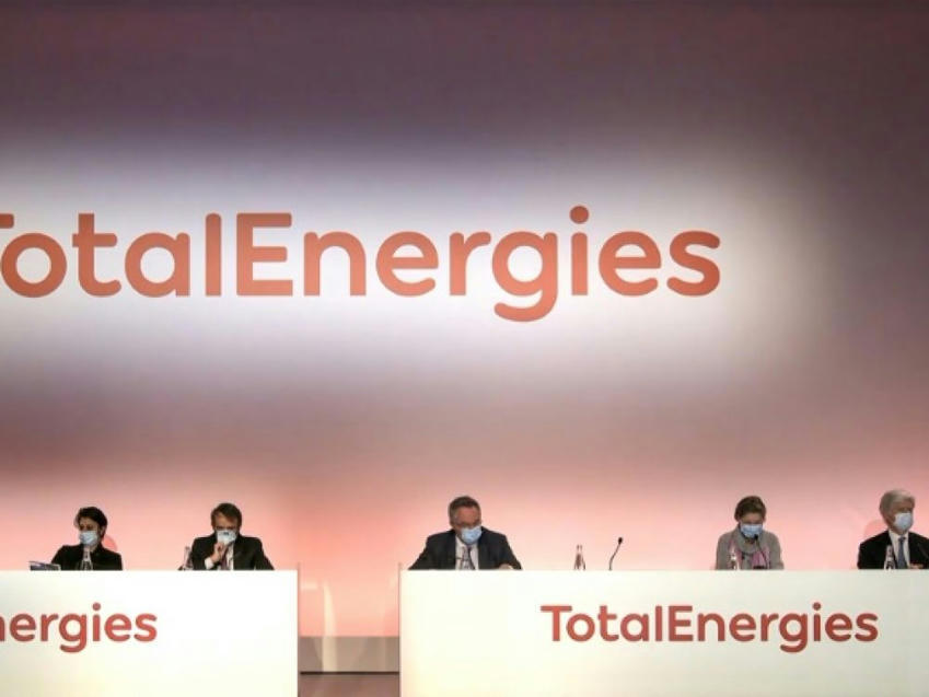 Zehub's tweet photo. #Total: les #actionnaires #approuvent largement la #stratégie #climat et le nouveau nom #TotalEnergies https://t.co/AIdYpBvMDa https://t.co/v2PPTbMgaM