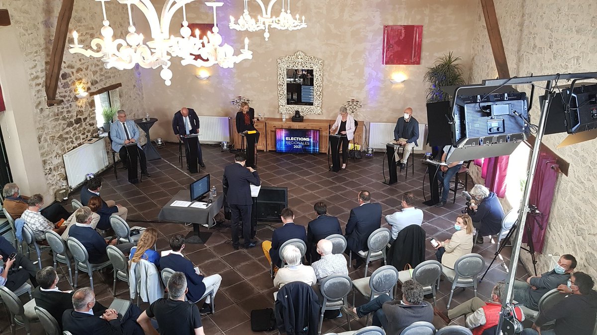FNSEA_Nlle_Aqui's tweet photo. Le débat organisé par @JA_NleAquitaine et @FNSEA_Nlle_Aqui sur la politique agricole de la @NvelleAquitaine demain commence sur https://t.co/GyxkI2gVyf maintenant ! Avec @PascalCOSTE @al_rousset @diaz_edwige @gdarrieussecq #FelixNoblia @EELV @EddiePuyjalon #regionales2021 @FNSEA https://t.co/y7an1hJFst